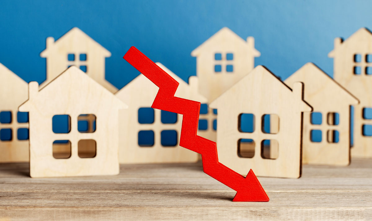 Home Sellers Dropping Prices as Market Normalizes to Pre-Pandemic Levels