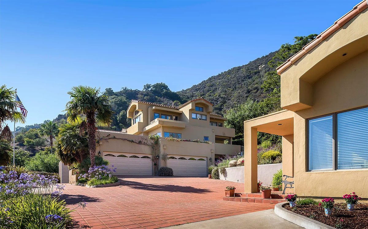 Contemporary Home with an Ocean View
Carpenteria, California